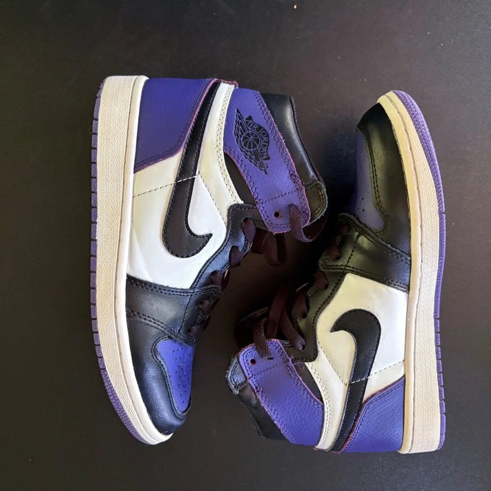 Nike Air Jordan 1 Retro High OG GS Court Purple Size 7 women rare black purple